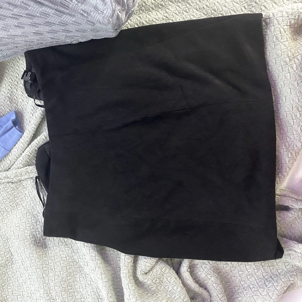 Black tight skirt